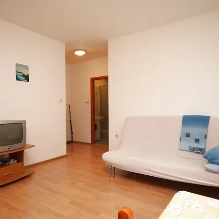 8315b Apartment *